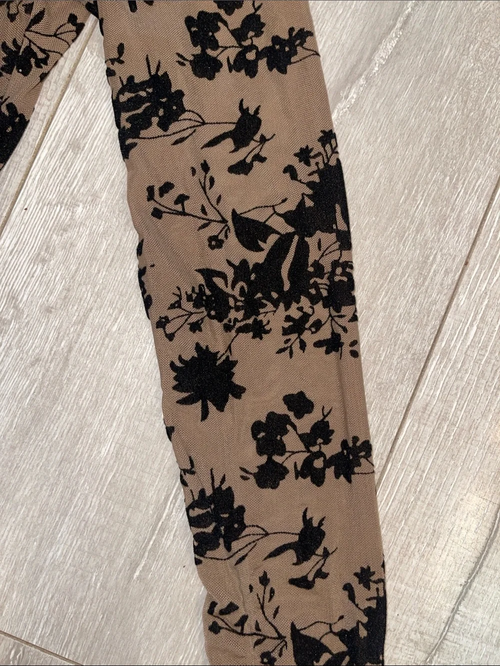 Long-Sleeve Floral Mini Dress/diamond button detail XS- never worn! - Picture 5 of 6